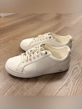 UGG Men's Cream Low-Top Leather Sneakers, size 9.5